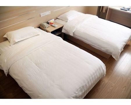 Super 8 Nanjing Jiefang Road Hotel Екстериор снимка